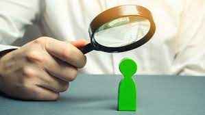 
	پاورپوینت مشخصات کارمند صالح و ایده ال
