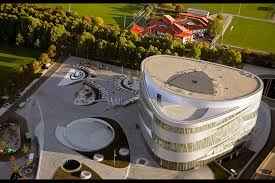 
	پاورپوینت موزه مرسدس بنز
