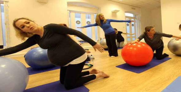 
	پاورپوینت اصول و اهداف کلاس های آمادگی برای زایمان
