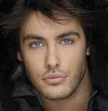 
	تاثير جذابيت ظاهر بر قضاوت ديگران
