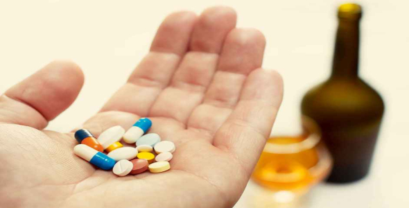 
	پاورپوینت درمان های دارویی الکل
