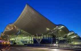 
	پاورپوینت بررسی معماری فرودگاه زاگرب
