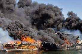 
	پاورپوینت عوامل اصلي بروز آتش سوزي در شناور
