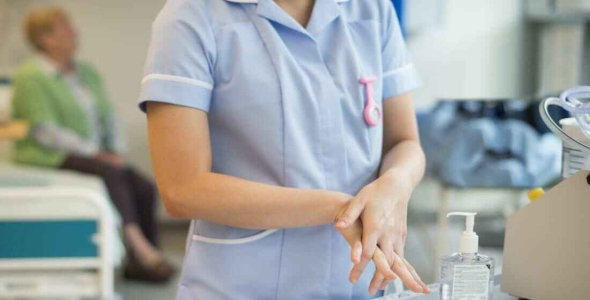 
	پاورپوینت خطرات شغل پرستاری
