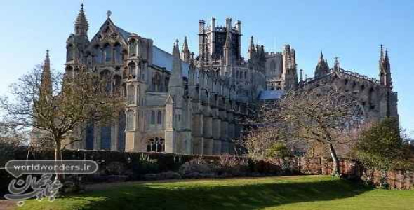 دانلود پروژه بررسی جایگاه شمایل ها در کلیساهای قرون وسطی