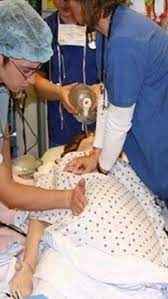 
	پاورپوینت برخورد با بیمار حامله دچار ایست قلبی
