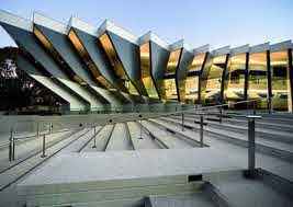 
	پاورپوینت آفرینش فرم در معماری
